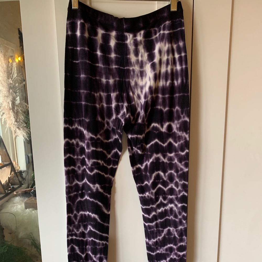 Buy 3 for 30$ bundle - Tie dye purple leggings